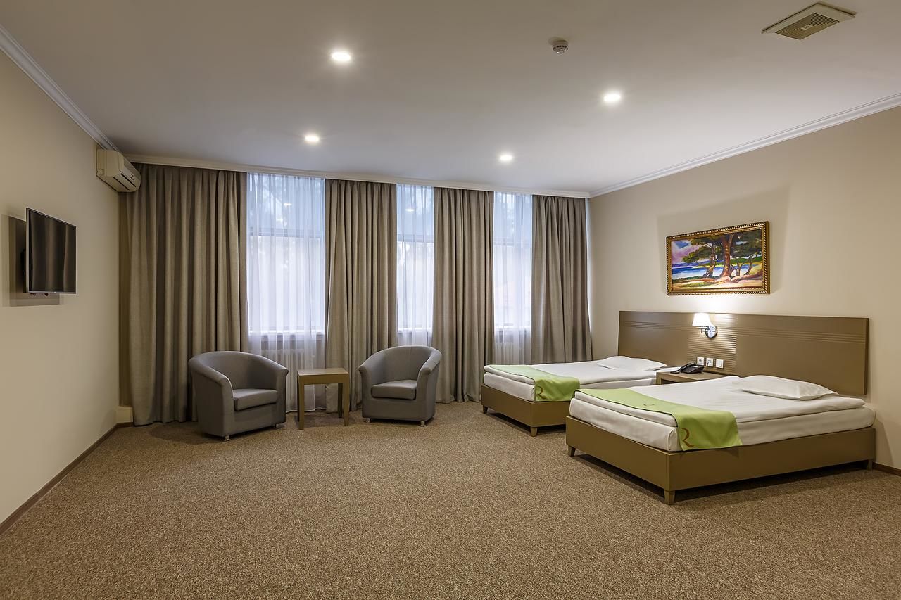 Отель Renion Hotel Алматы