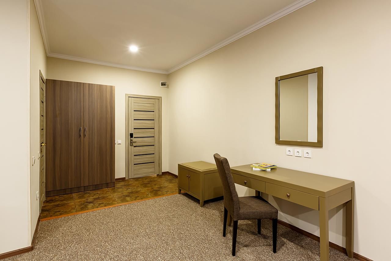 Отель Renion Hotel Алматы